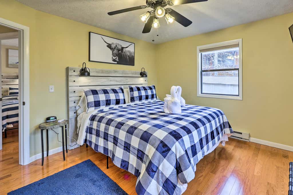 Lake Views: Table Rock Lake Retreat w/ Fenced Yard