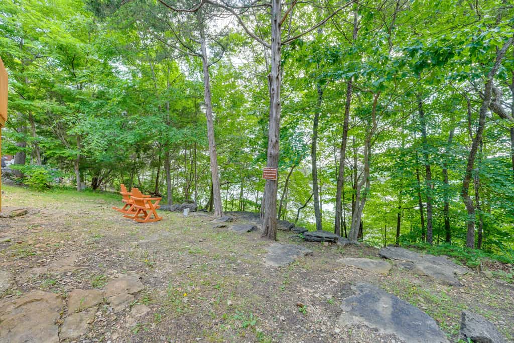 Lake Views: Table Rock Lake Retreat w/ Fenced Yard