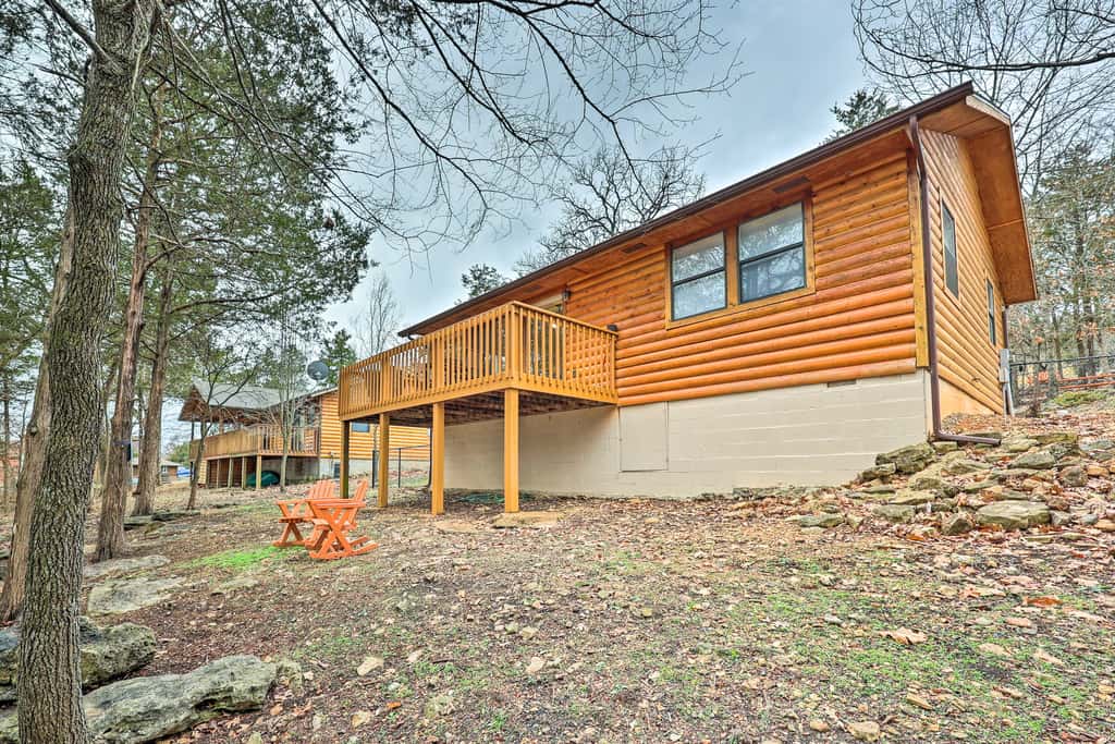 Lake Views: Table Rock Lake Retreat w/ Fenced Yard