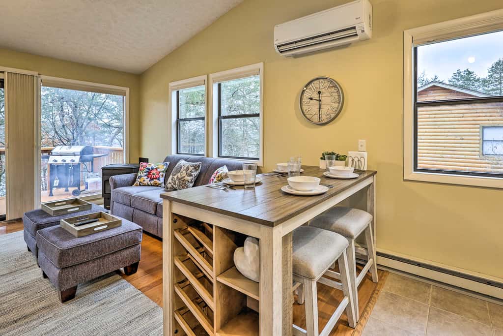 Lake Views: Table Rock Lake Retreat w/ Fenced Yard