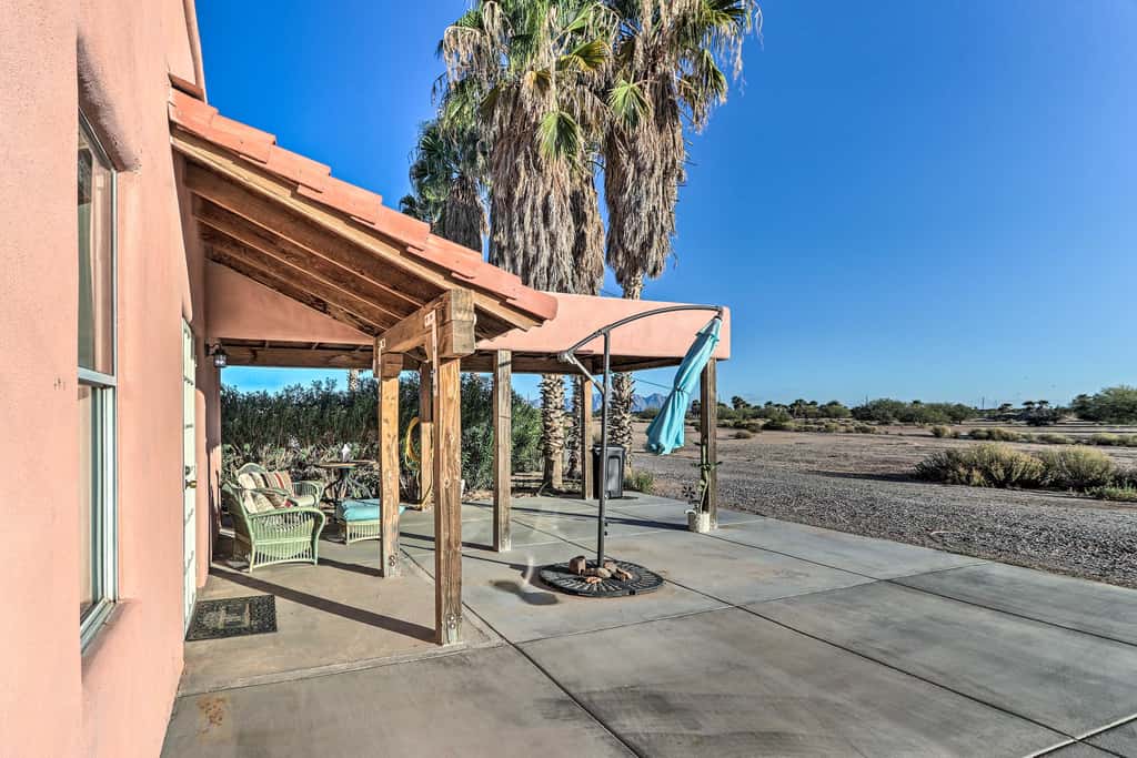 Eloy Desert Oasis w/ Courtyard & Pool Access!