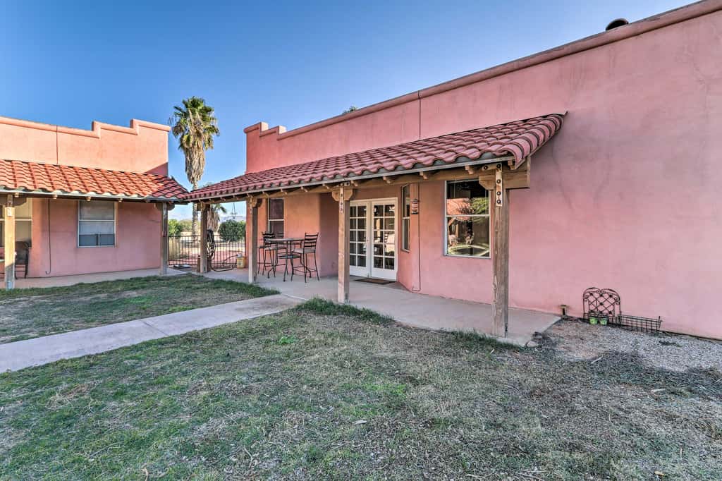 Eloy Desert Oasis w/ Courtyard & Pool Access!