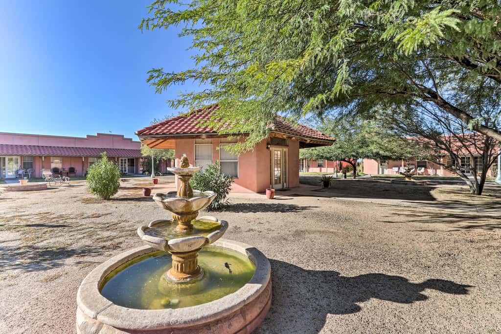 Eloy Desert Oasis w/ Courtyard & Pool Access!