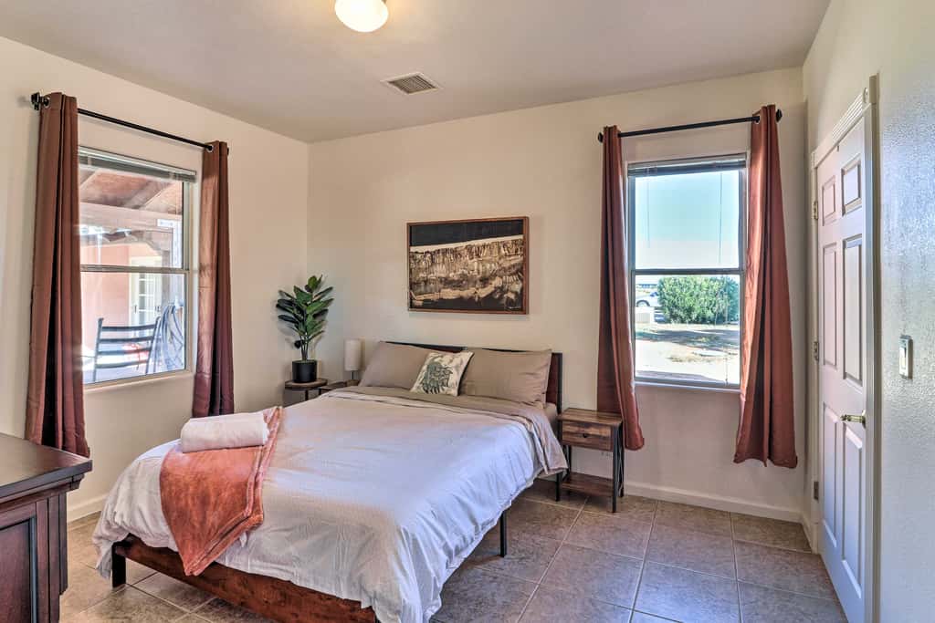 Eloy Desert Oasis w/ Courtyard & Pool Access!