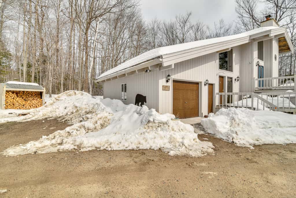 Ski, Game & Grill: Family Retreat in Glen