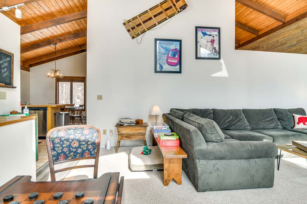 Ski, Game & Grill: Family Retreat in Glen