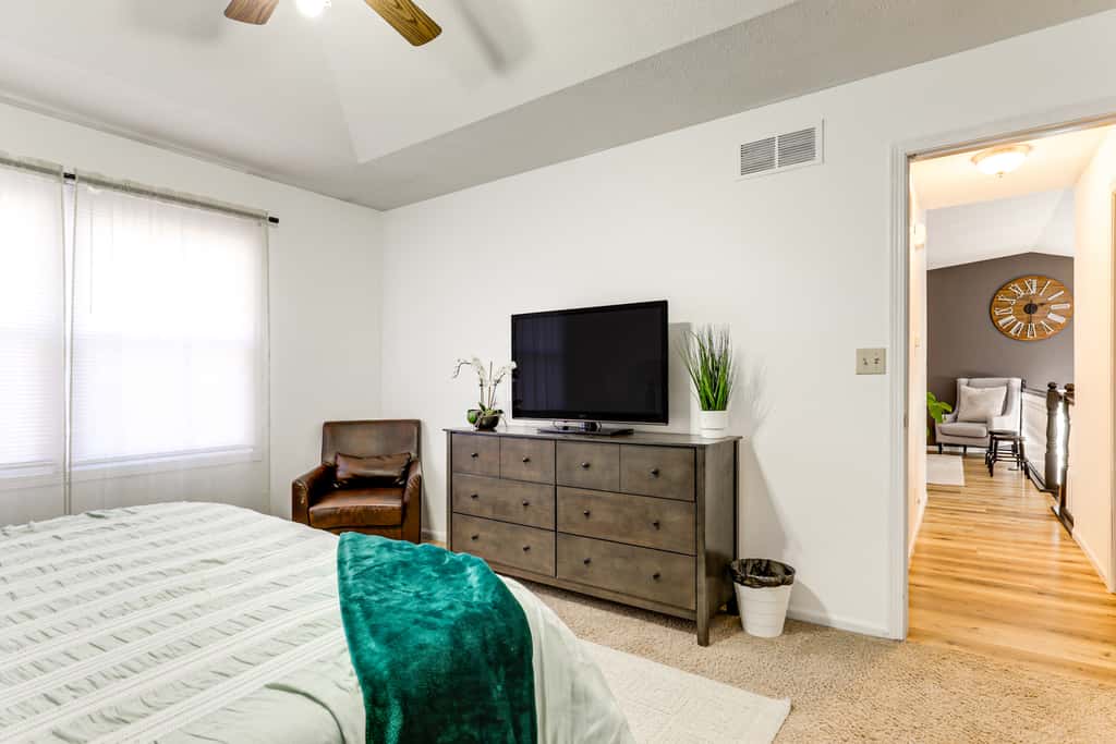 3 Mi to UNL & Memorial Stadium: Home w/ Large Yard