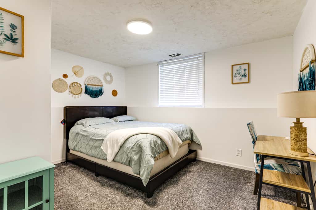3 Mi to UNL & Memorial Stadium: Home w/ Large Yard