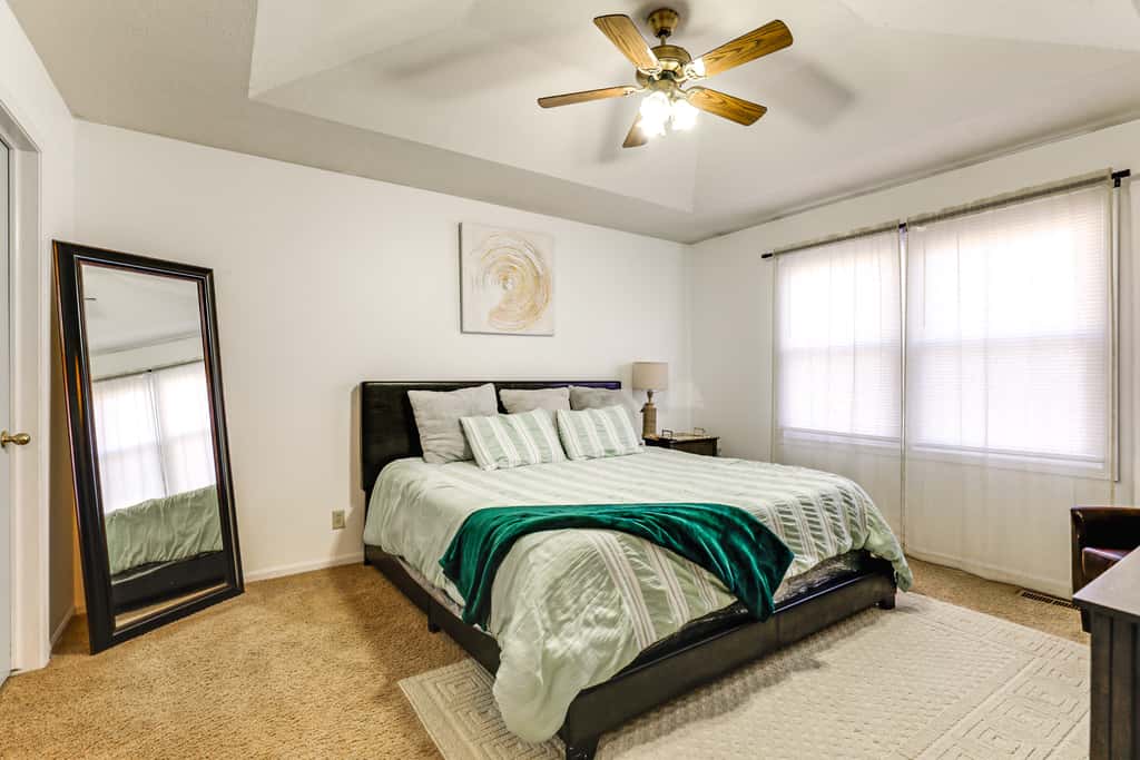 3 Mi to UNL & Memorial Stadium: Home w/ Large Yard