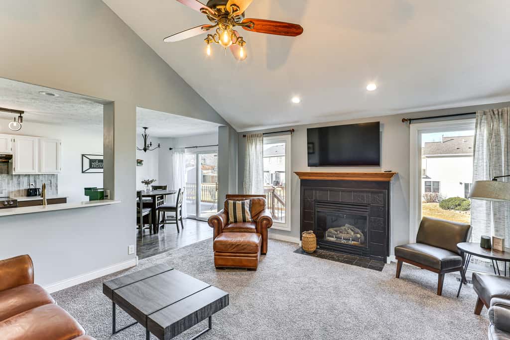 Spacious & Family Friendly! Lincoln Home w/ Deck