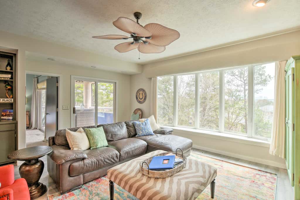 Lake Keowee Resort Condo w/ Balcony & Pool Access!