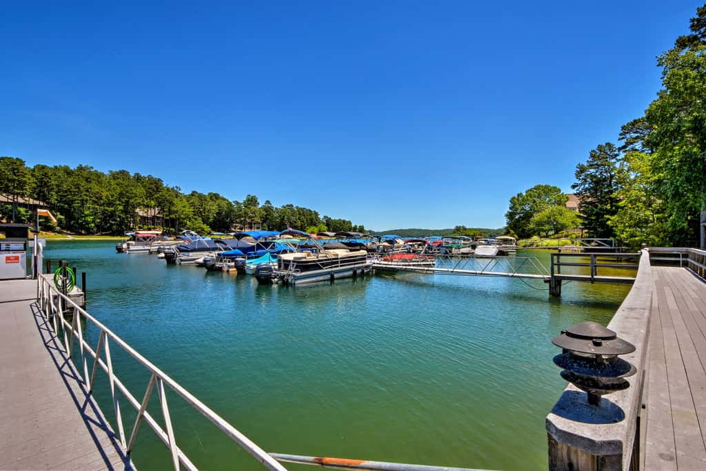 Lake Keowee Resort Condo w/ Balcony & Pool Access!