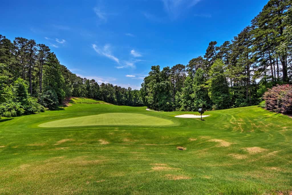 Lake Keowee Resort Condo w/ Balcony & Pool Access!