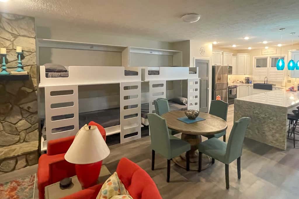 Lake Keowee Resort Condo w/ Balcony & Pool Access!