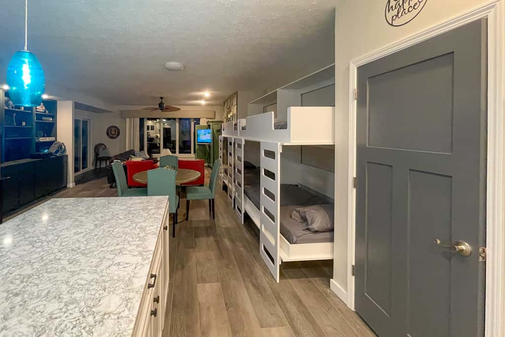 Lake Keowee Resort Condo w/ Balcony & Pool Access!
