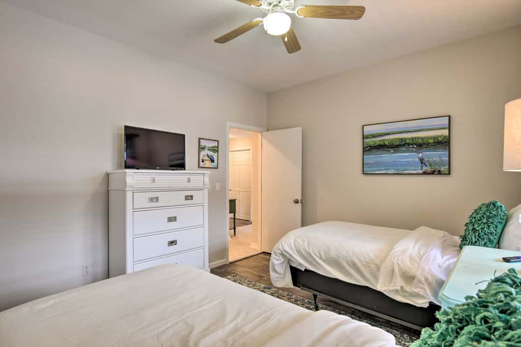 Lake Keowee Resort Condo w/ Fantastic View
