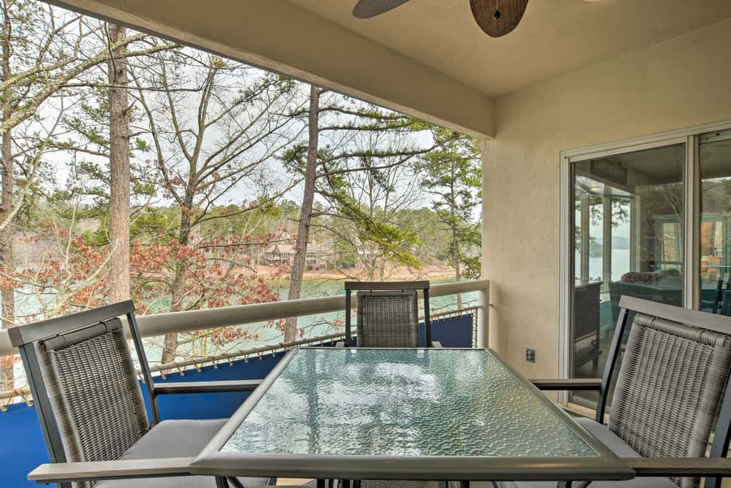 Lake Keowee Resort Condo w/ Fantastic View
