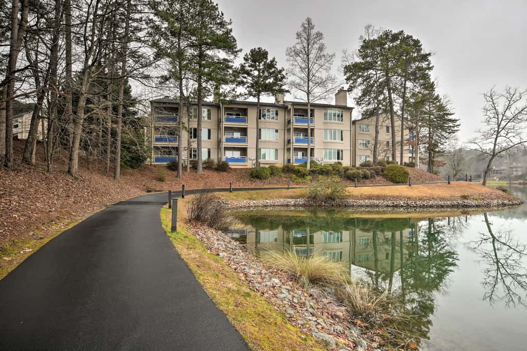 Lake Keowee Resort Condo w/ Fantastic View