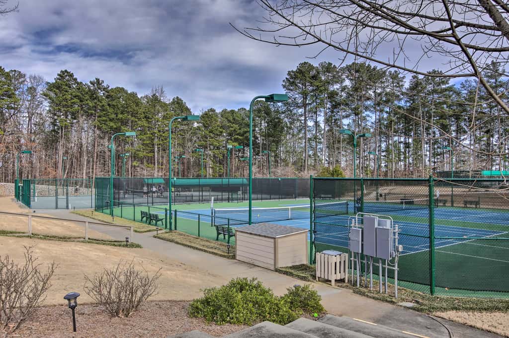 Lake Keowee Resort Condo w/ Fantastic View