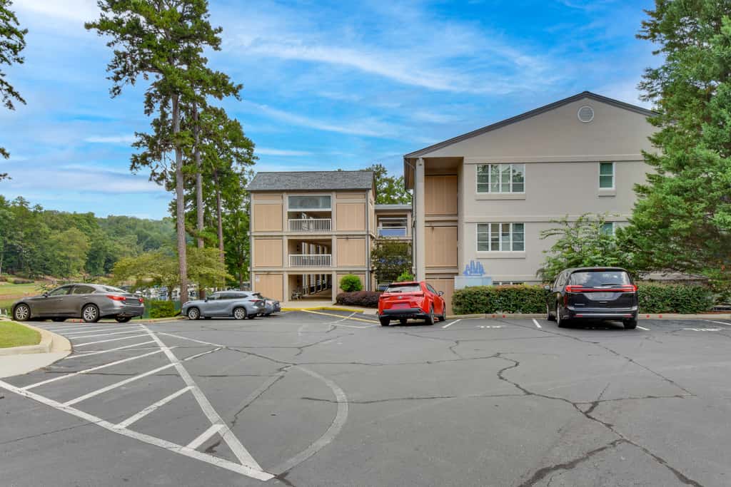 Lake Keowee Resort Condo w/ Fantastic View