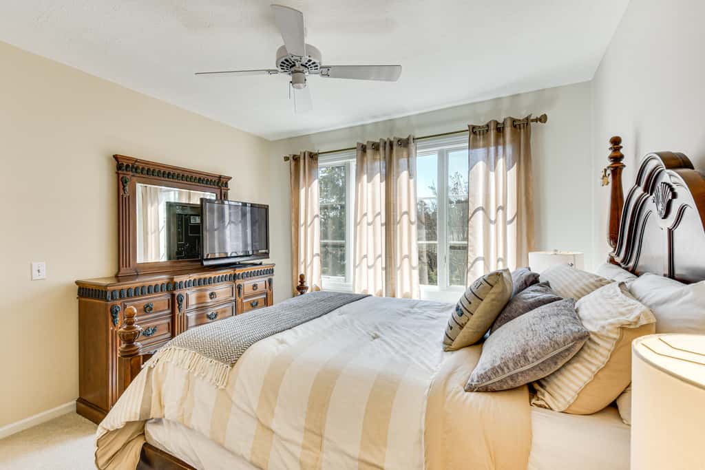 Boat, Golf & Swim: Keowee Key Condo w/ Lake Views