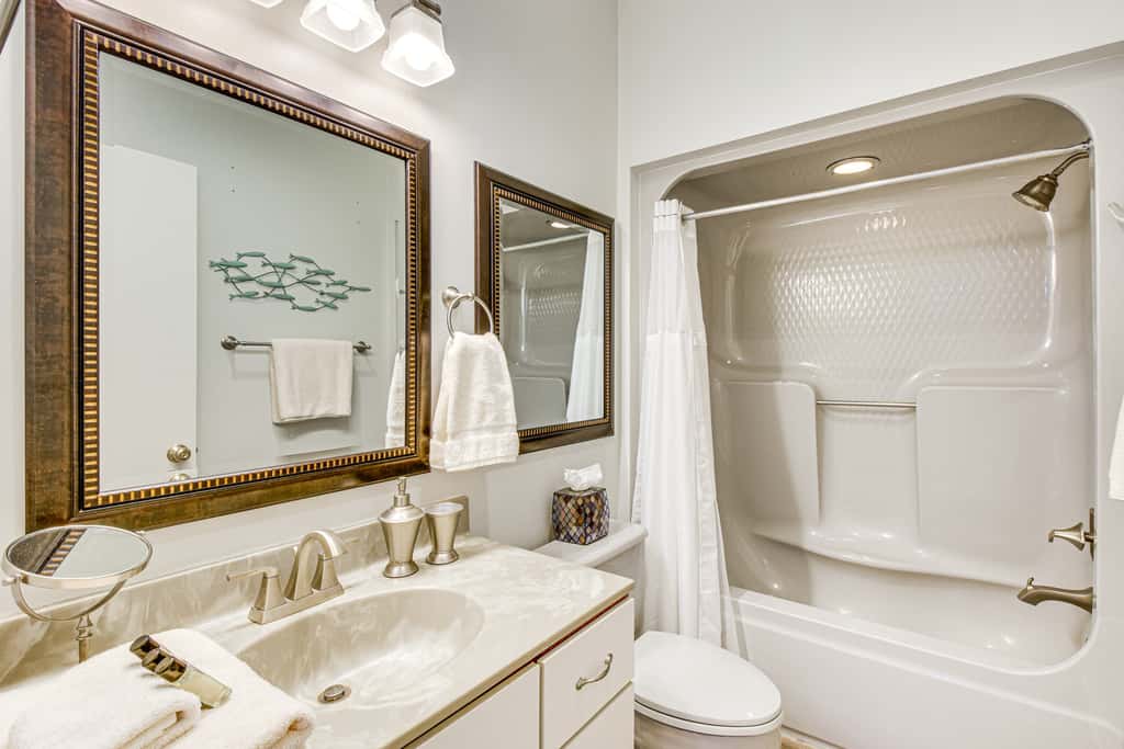 Boat, Golf & Swim: Keowee Key Condo w/ Lake Views
