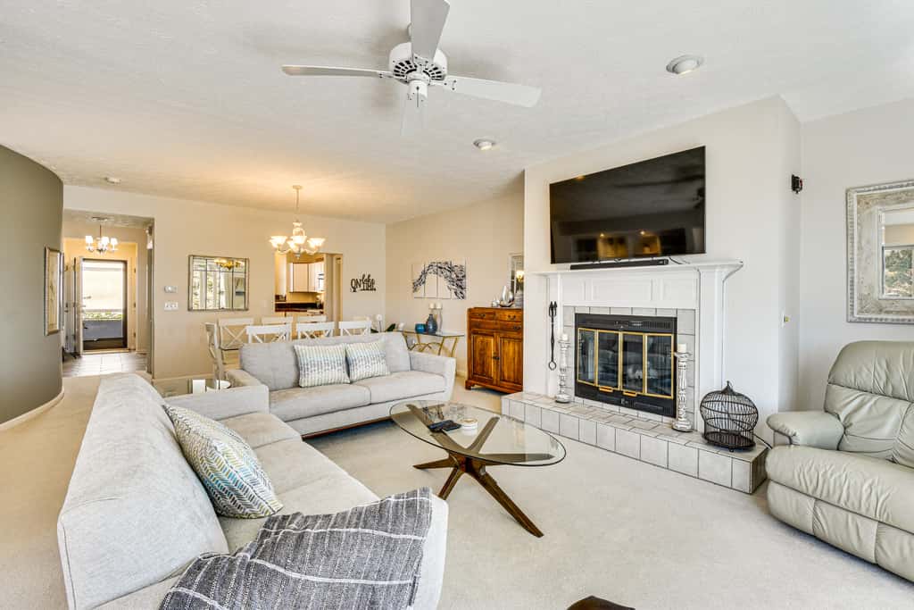 Boat, Golf & Swim: Keowee Key Condo w/ Lake Views