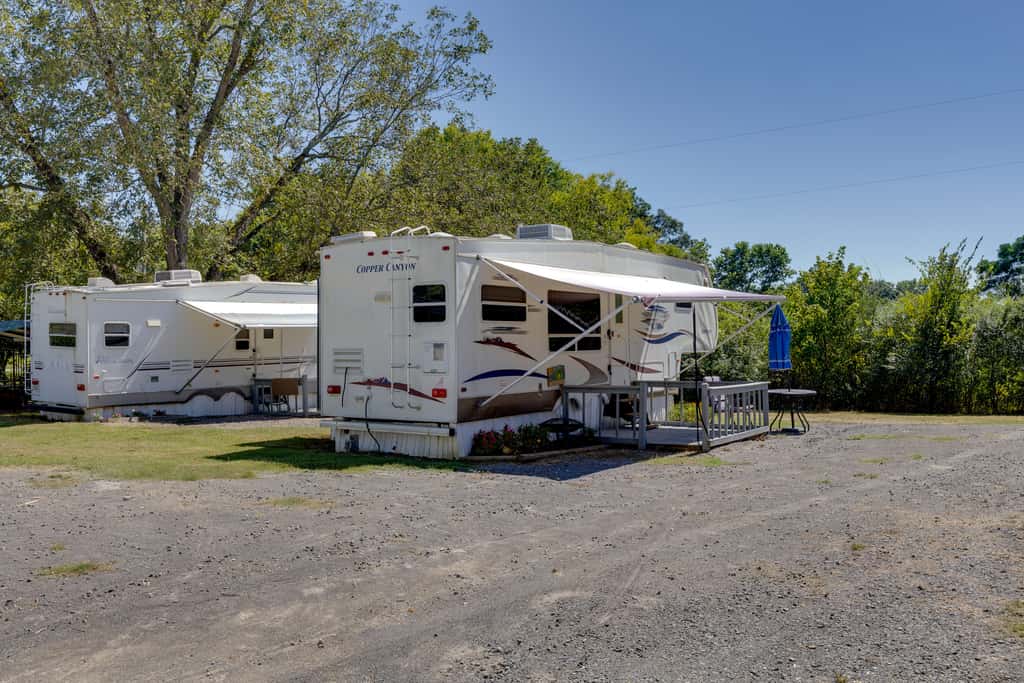 2 Mi to Lake Guntersville: Peaceful Camper Home