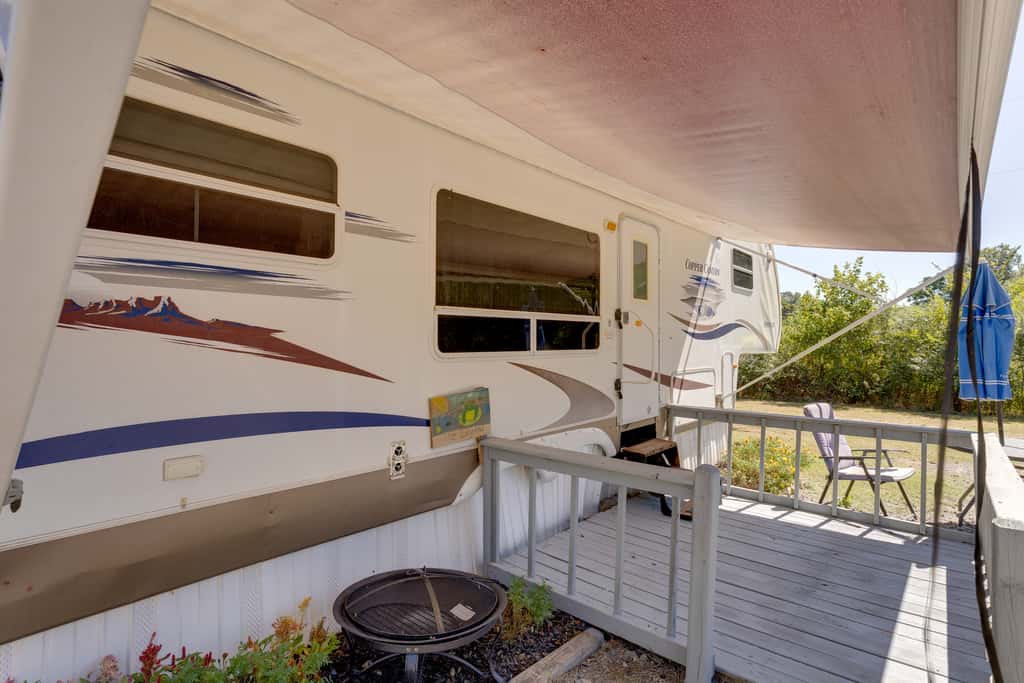2 Mi to Lake Guntersville: Peaceful Camper Home