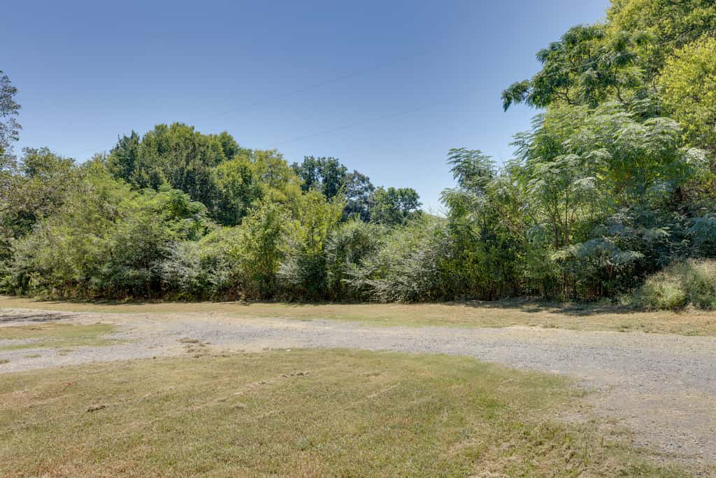 2 Mi to Lake Guntersville: Peaceful Camper Home