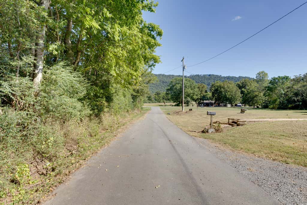 2 Mi to Lake Guntersville: Peaceful Camper Home