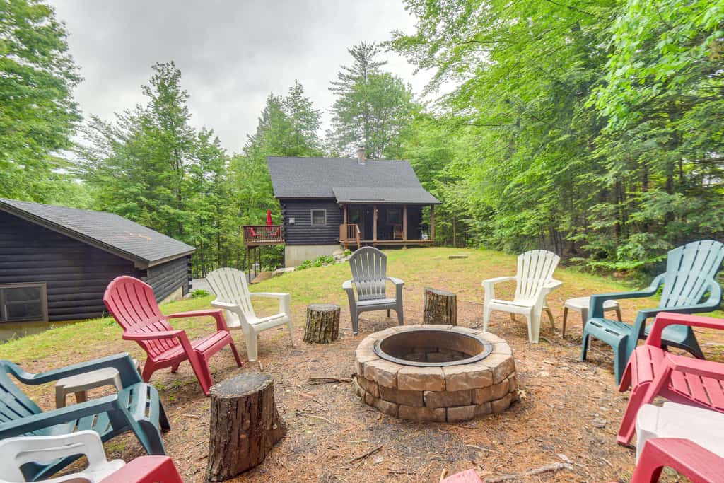 All-Season Log Cabin Escape! 11 Mi to Cranmore Mtn