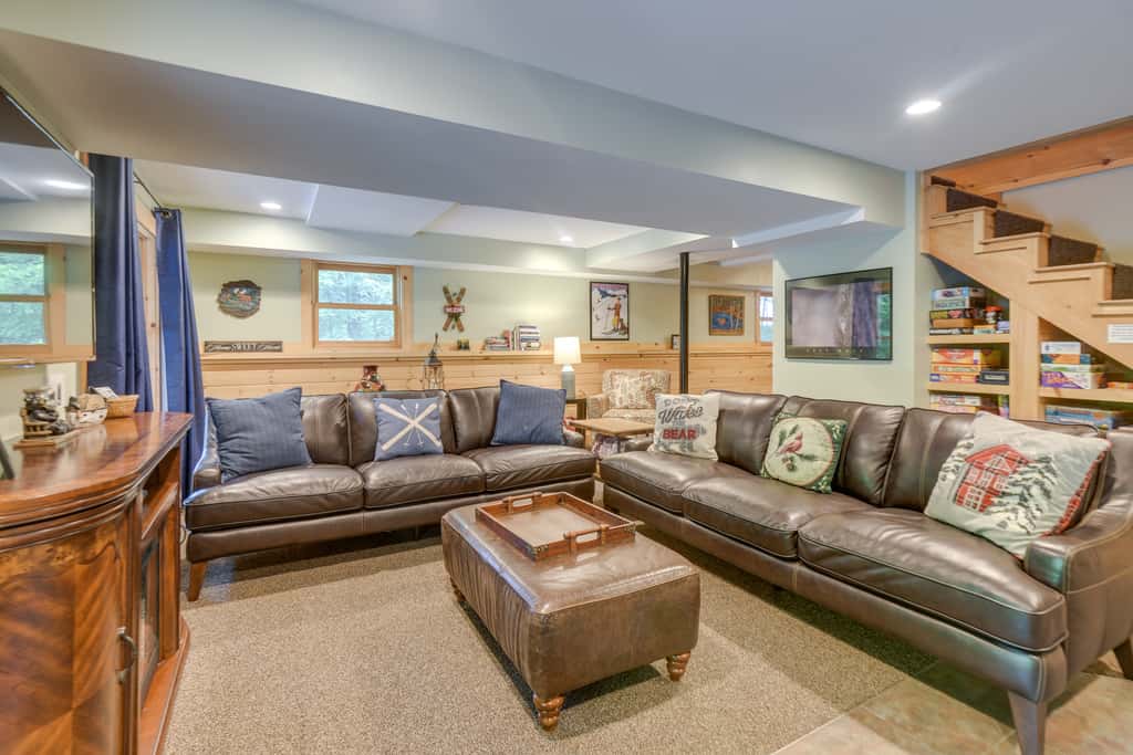 All-Season Log Cabin Escape! 11 Mi to Cranmore Mtn