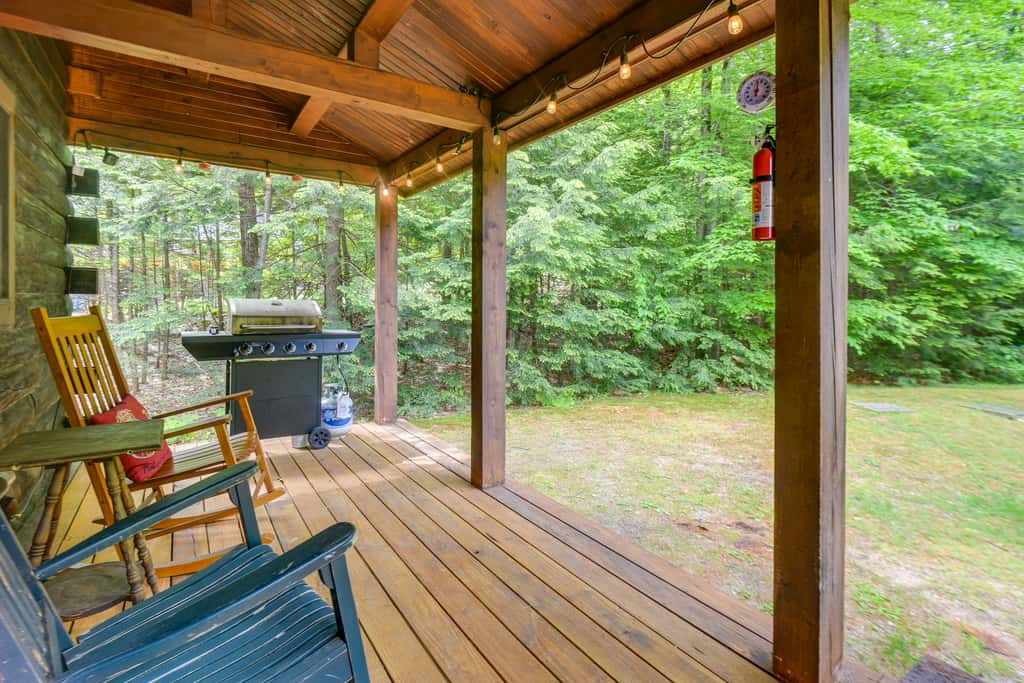 All-Season Log Cabin Escape! 11 Mi to Cranmore Mtn