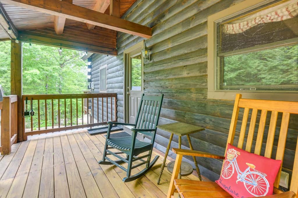All-Season Log Cabin Escape! 11 Mi to Cranmore Mtn