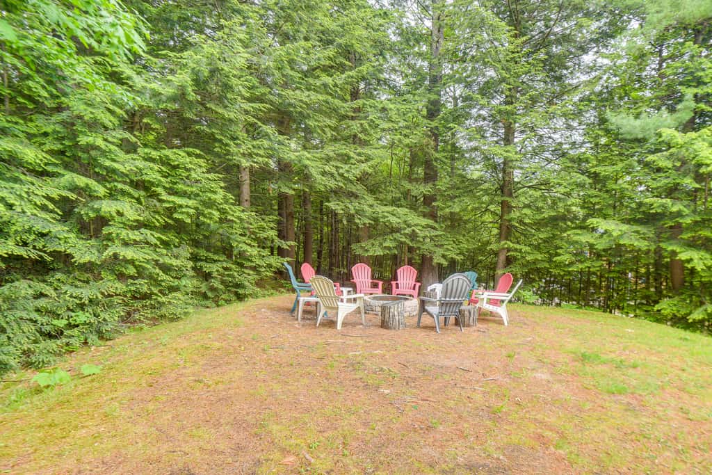 All-Season Log Cabin Escape! 11 Mi to Cranmore Mtn