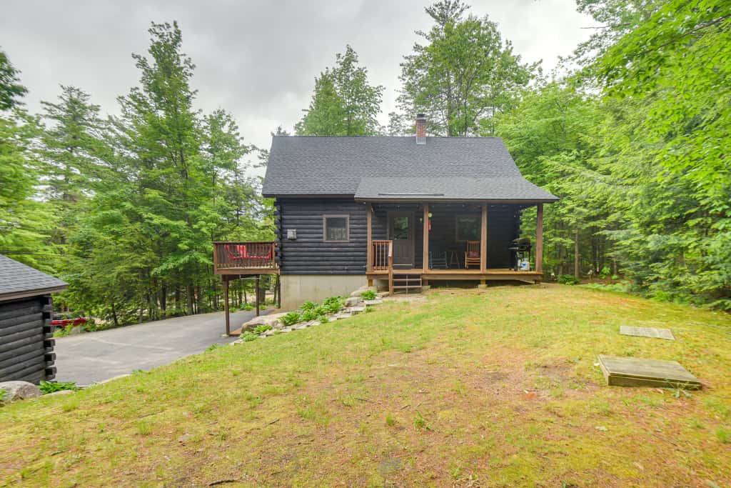 All-Season Log Cabin Escape! 11 Mi to Cranmore Mtn