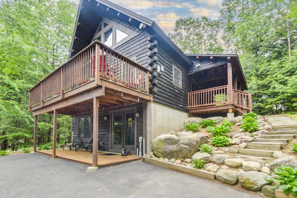 All-Season Log Cabin Escape! 11 Mi to Cranmore Mtn