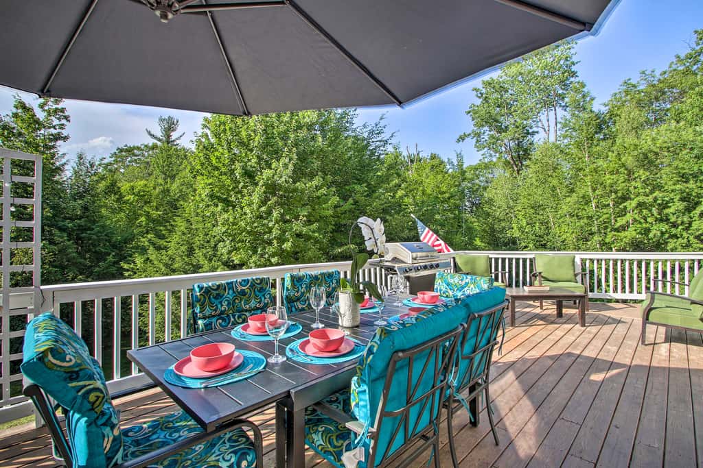 Hot Tub & Private Beach Access! Conway Home