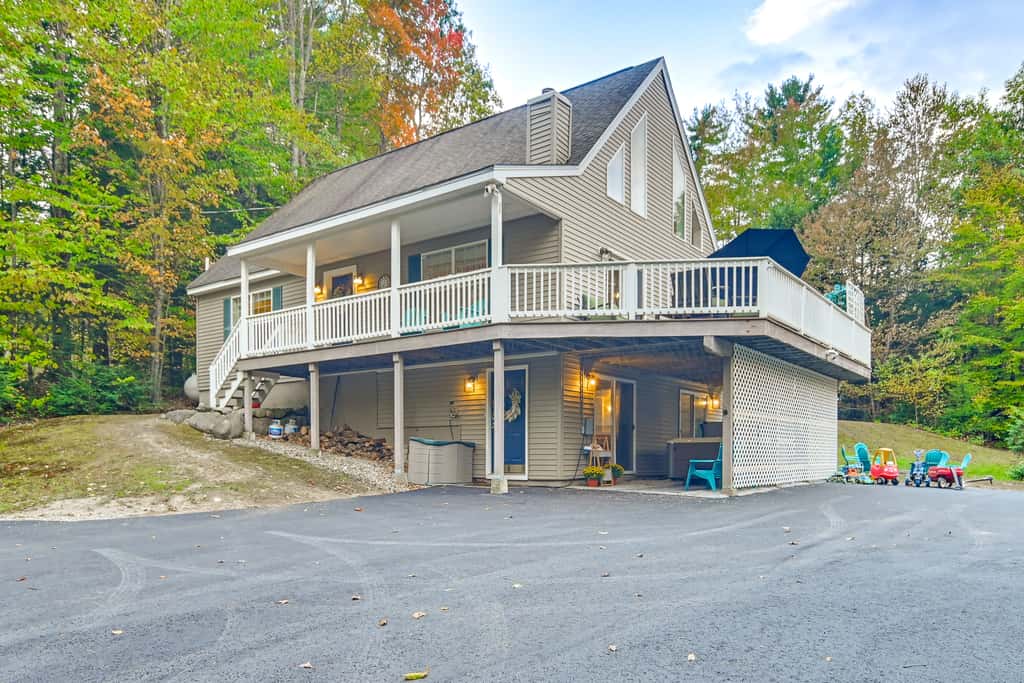 Hot Tub & Private Beach Access! Conway Home