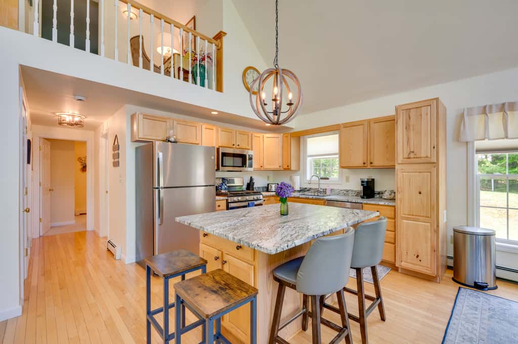 Hot Tub & Private Beach Access! Conway Home
