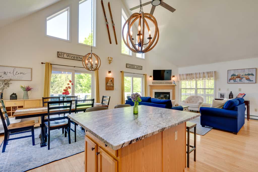 Hot Tub & Private Beach Access! Conway Home
