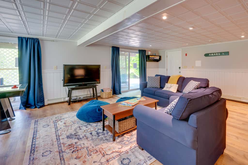 Hot Tub & Private Beach Access! Conway Home