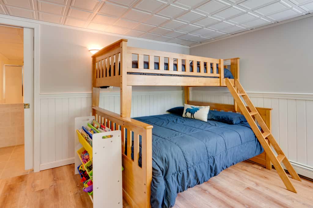 Hot Tub & Private Beach Access! Conway Home