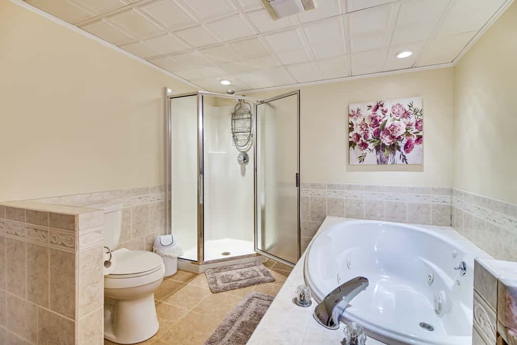 Hot Tub & Private Beach Access! Conway Home