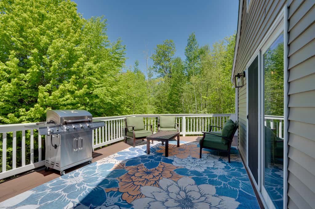Hot Tub & Private Beach Access! Conway Home