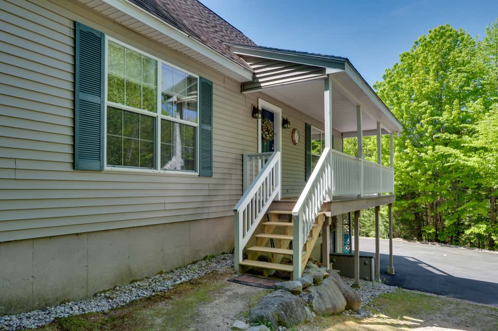 Hot Tub & Private Beach Access! Conway Home
