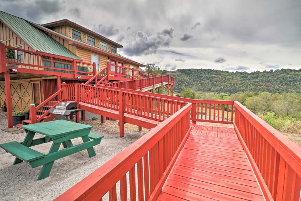 Updated Mtn View Studio w/ Loft - Near River!
