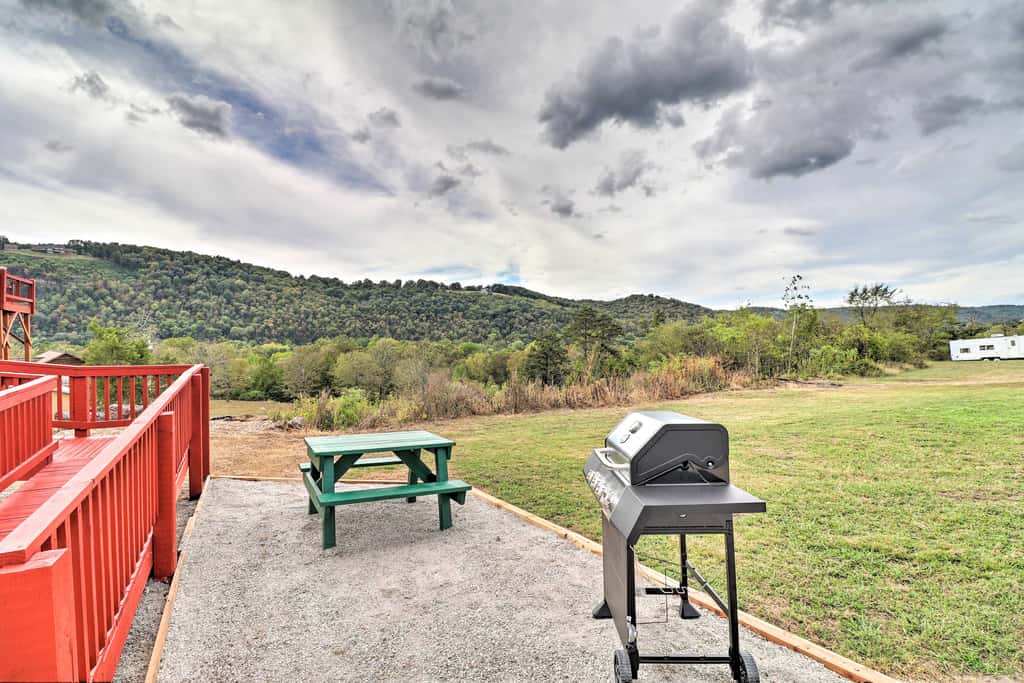 Updated Mtn View Studio w/ Loft - Near River!