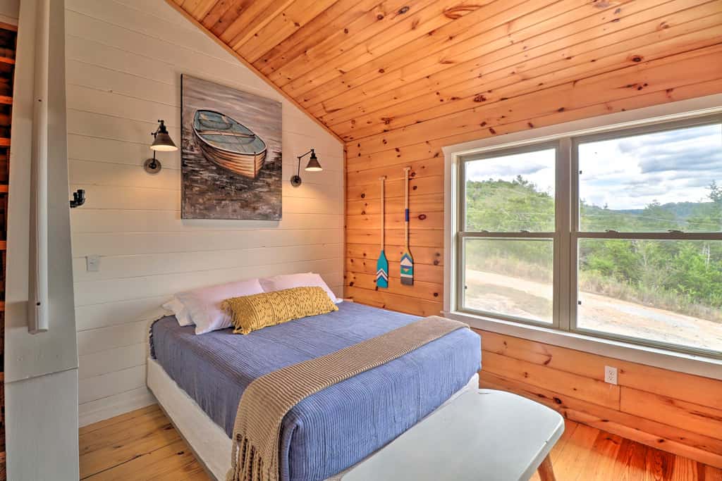Updated Mtn View Studio w/ Loft - Near River!